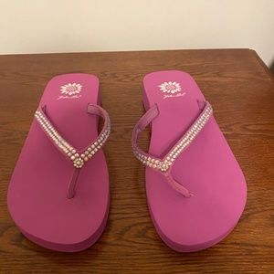 Pink sandles